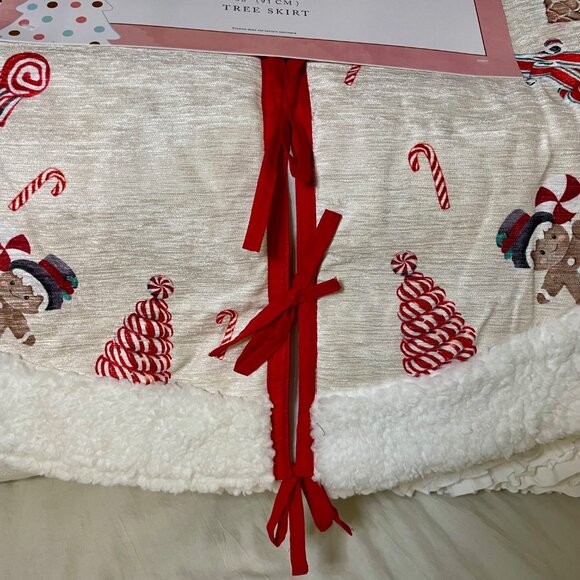 NEW Christmas Cupcakes & Cashmere Gingerbread & Candy Cane Tree Skirt - Picture 4 of 4